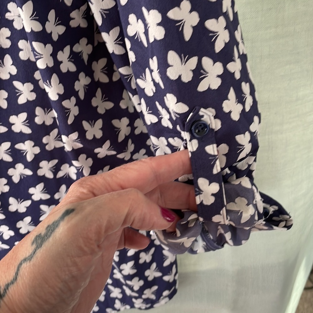 Nice button down shirt - Picture 6 of 8